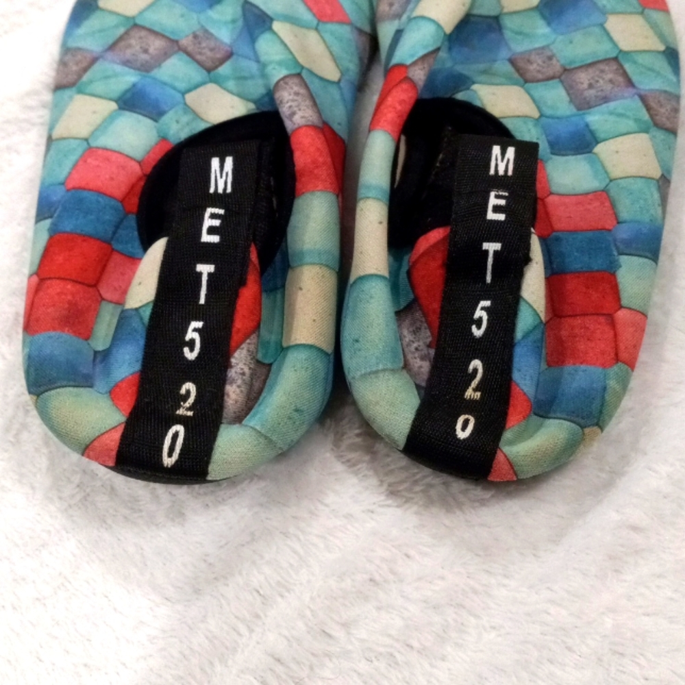 Womens water shoes. - Picture 4 of 4